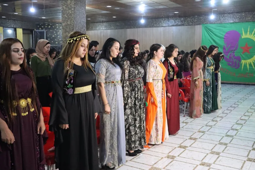 مناقشة بناء الأمة الديمقراطية وكونفدرالية المرأة