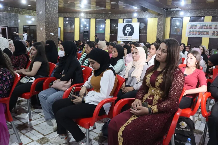مناقشة بناء الأمة الديمقراطية وكونفدرالية المرأة
