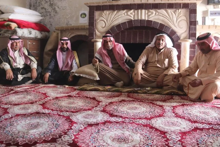تسليم صورة عن وثيقة المدينة المنورة للشيخ أسعد الجربوع
