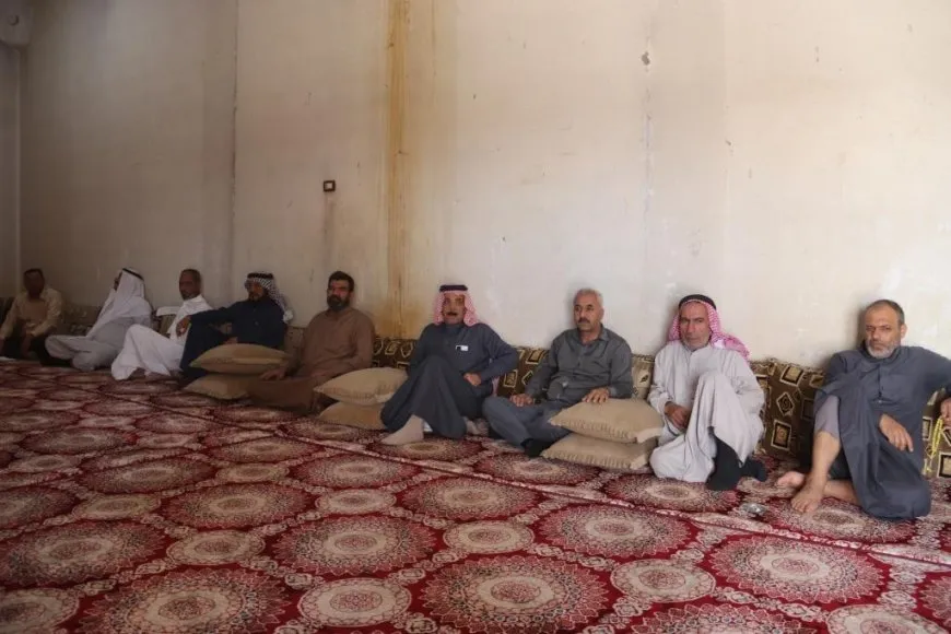 تسليم صورة عن وثيقة المدينة المنورة للشيخ أسعد الجربوع