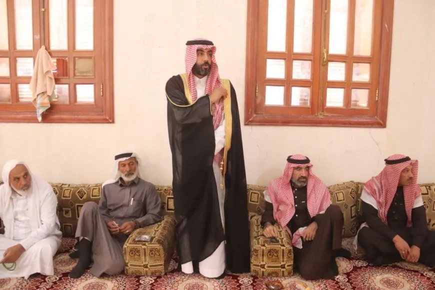 تسليم صورة عن وثيقة المدينة المنورة للشيخ أسعد الجربوع
