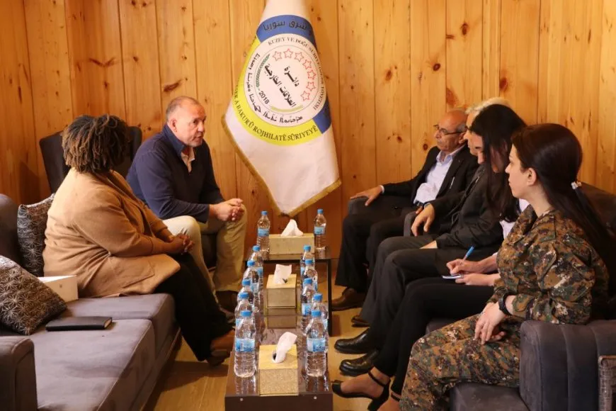 Daîreya Têkiliyên Derve şandeyên Amerîkî û Ewropî pêşwaz kirin