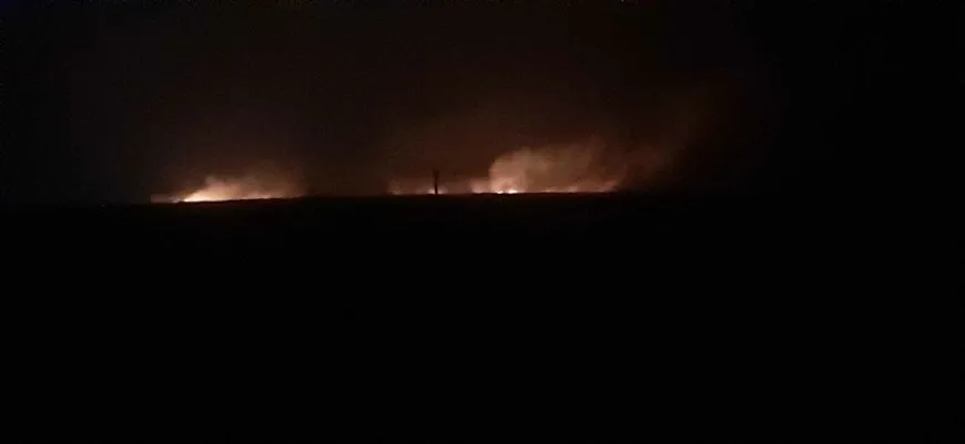 جيش الاحتلال التركي يضرم النيران في محاصيل منبج الزراعية
