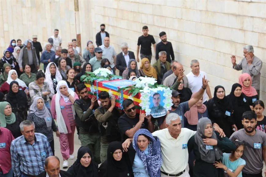 جثمان الشهيد أسعد شيخو يوارى الثرى في مزار الشهيد خبات