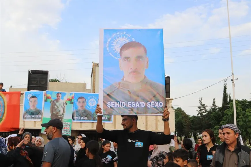 جثمان الشهيد أسعد شيخو يوارى الثرى في مزار الشهيد خبات