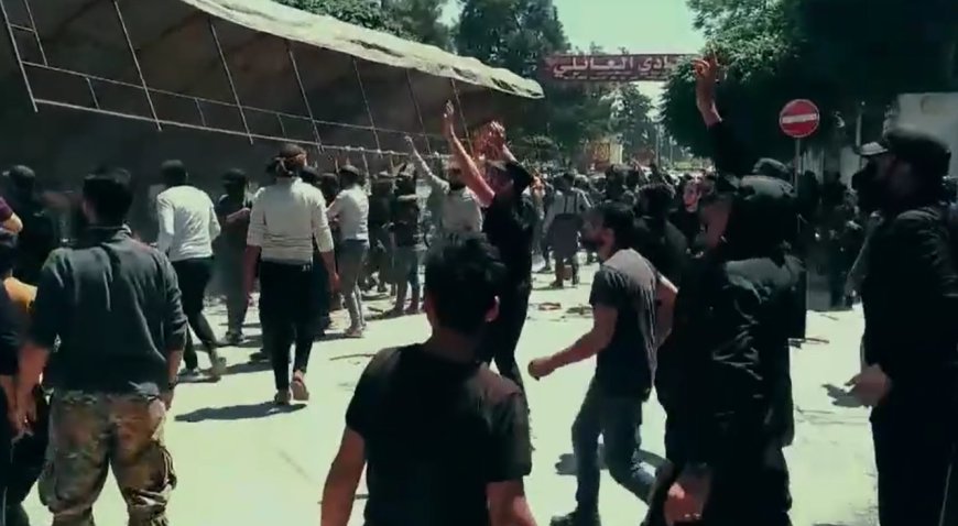 Tahrir al-Sham mercenaries severely beat protesters in Idlib