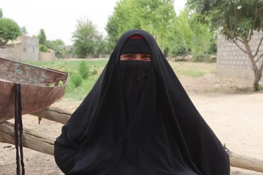 عربة الجرّ وسيلة نقل تقليدية صديقة للبيئة تفضّلها نساء إحدى قرى دير الزور
