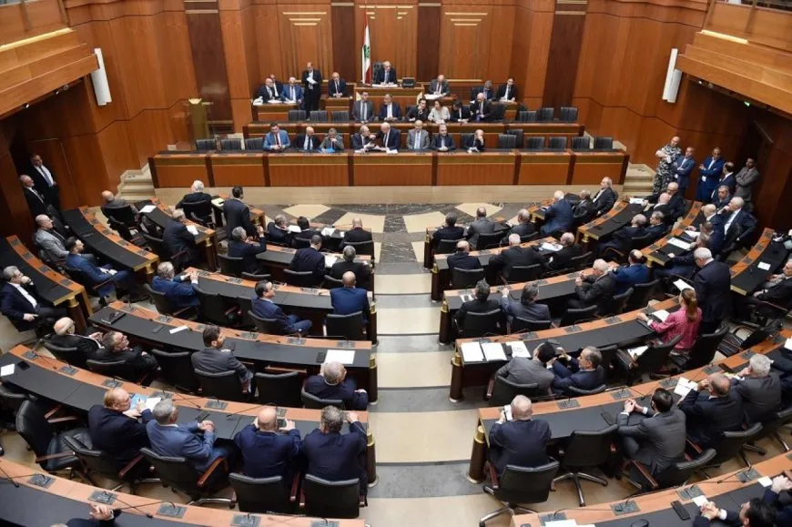 Parlamentoya Lubnanê têkildarî derxistina penaberên Sûriyeyî pêşniyar kirin