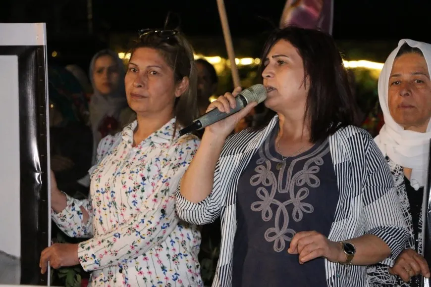 إشعال الشموع على أضرحة الشهداء في مدينة حلب