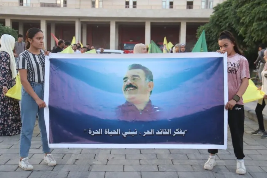 مسيرة شبابية في الرقة تنديداً بالعزلة على القائد عبدالله أوجلان