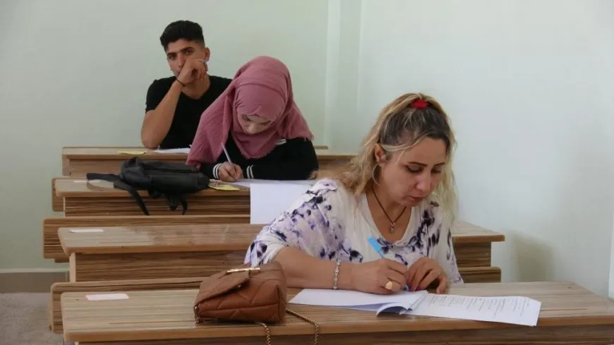 بدء امتحانات الشهادتين الثانوية والإعدادية