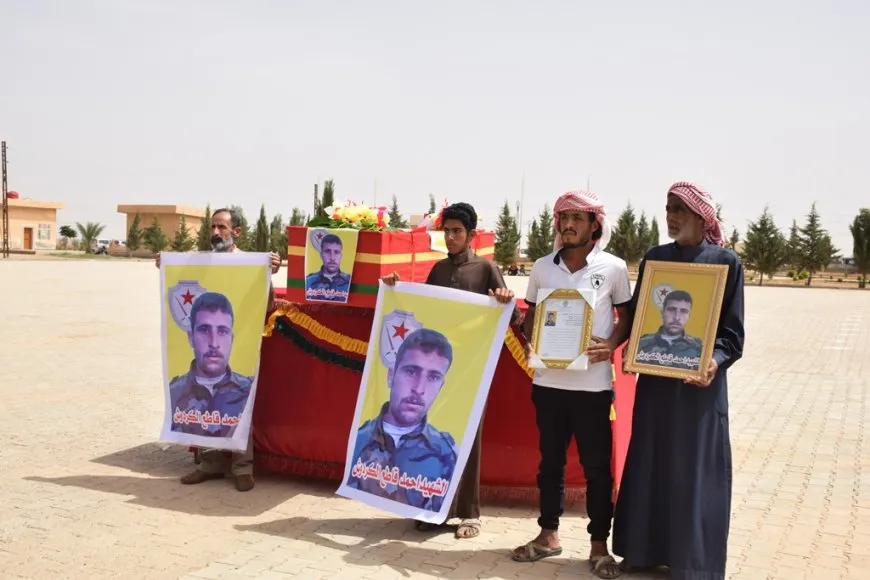 تشييع مقاتل لوحدات الحماية الذاتية في الشدادي