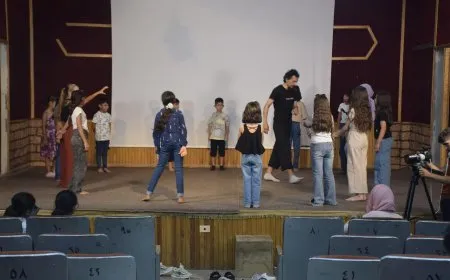 المدرسة الفنية الصيفية في ديرك تقدم دروساً للأطفال والفئة الشابة