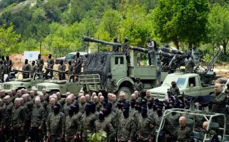 صحيفة بريطانية: حزب الله يخزن كميات من الأسلحة والصواريخ الإيرانية بمطار بيروت