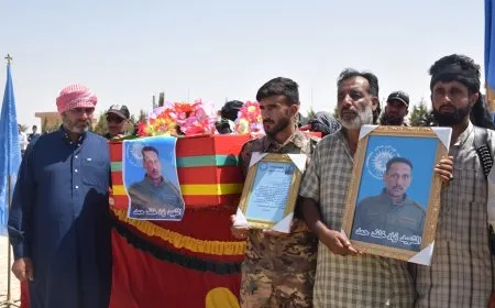 جثمان الشهيد زياد الحمد يوارى الثرى في مزار الشهداء بالشدادي