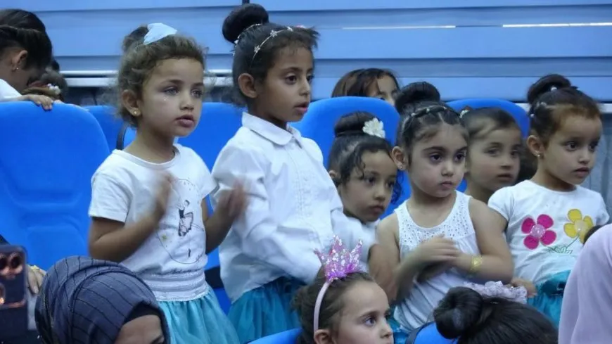 تكريم 65 طفلةً وطفلاً في مقاطعة الرقة