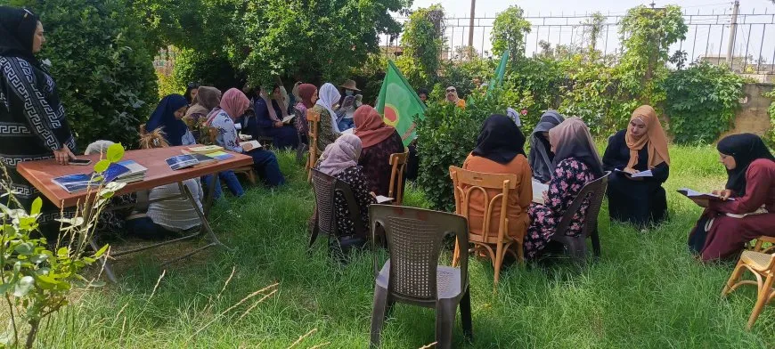 نساء: أدركنا حقيقة الأزمات وسبل حلها عن طريق قراءة مجلدات القائد