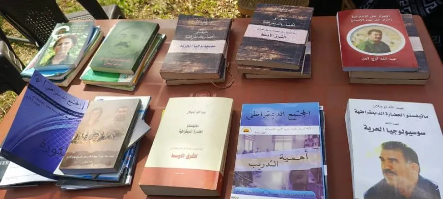 نساء: أدركنا حقيقة الأزمات وسبل حلها عن طريق قراءة مجلدات القائد