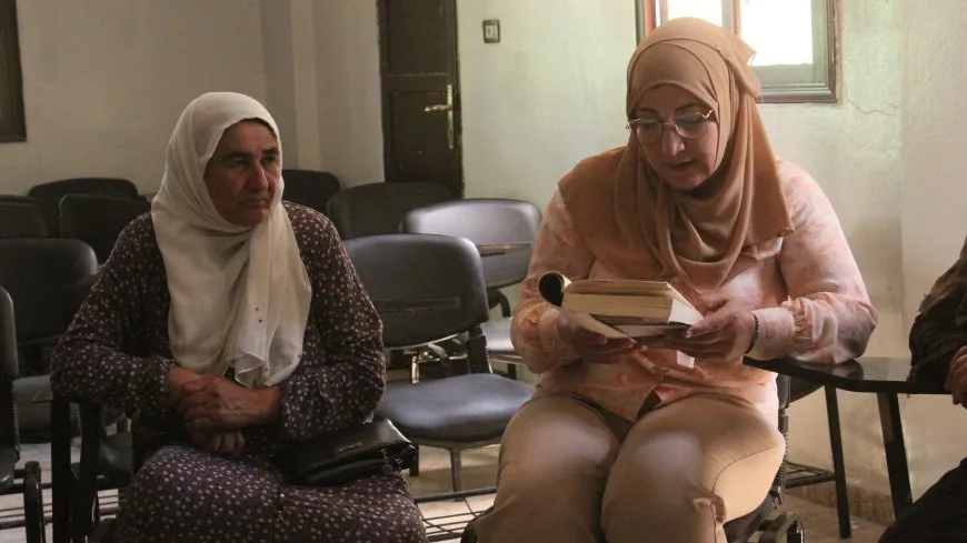 جلسةٌ لقراءة كتاب القائد في مدينة عامودا