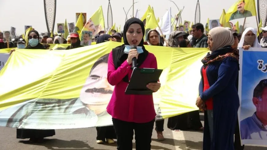 مسيرتان جماهريتان في الرقة ومنبج تنديداً بالعزلة المفروضة على القائد