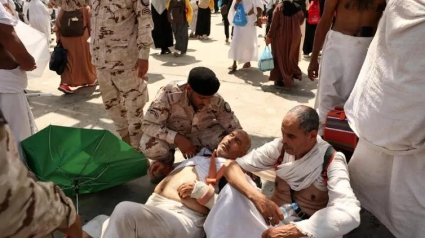 عدد الحجاج الذين قضوا أثناء أداء الحج تجاوز 900 شخص