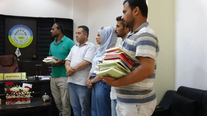 في يومه الثاني توزيع 700 كتاب من مجلدات القائد عبدالله أوجلان