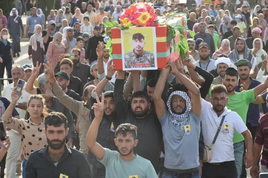 تشييع جثمان الشهيد محمد دلبخوين إلى مثواه الأخير في كوباني
