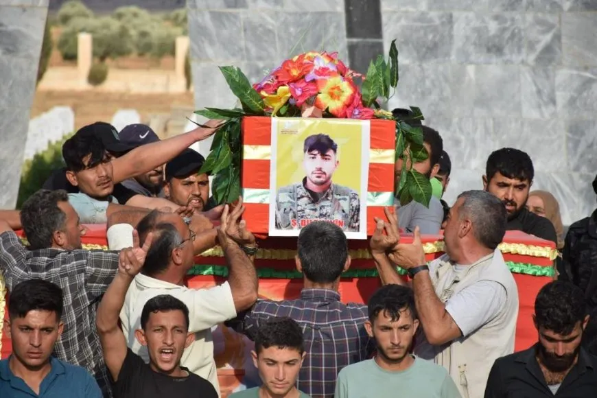 تشييع جثمان الشهيد محمد دلبخوين إلى مثواه الأخير في كوباني