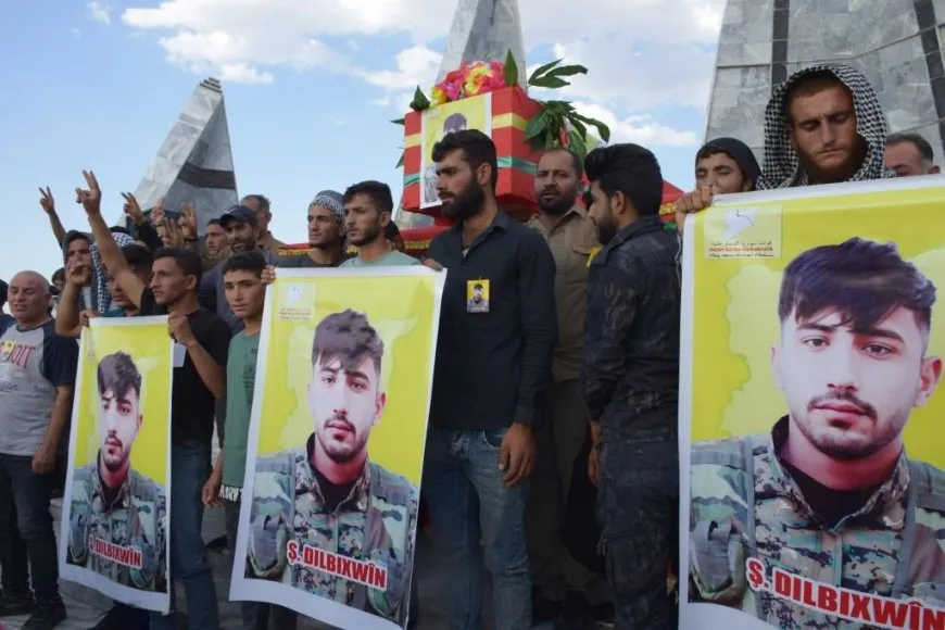 تشييع جثمان الشهيد محمد دلبخوين إلى مثواه الأخير في كوباني