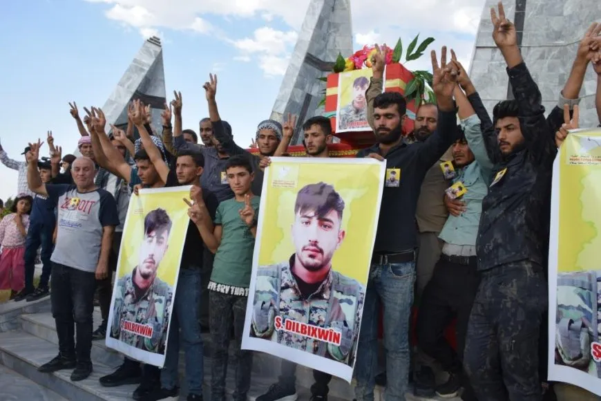 تشييع جثمان الشهيد محمد دلبخوين إلى مثواه الأخير في كوباني