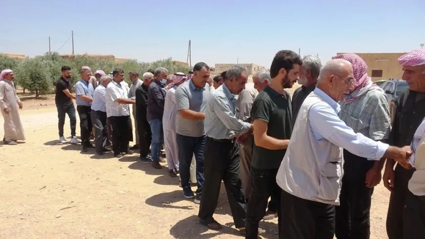 تقديم واجب العزاء لذوي مقاتل قسد إسماعيل الخلف