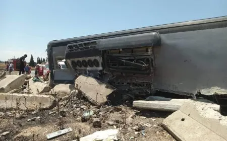 فقدان 10 أشخاص لحياتهم في حادث سير حافلة على طريق حمص – دمشق