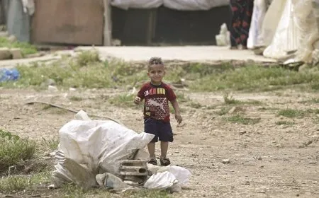 الأمن العام اللبناني يخلي بلدة من اللاجئين السوريين