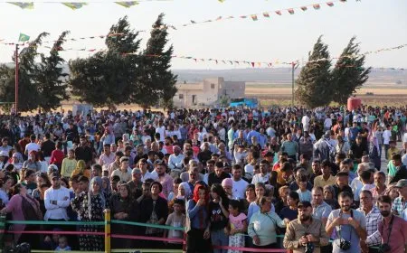 سكان إقليم شمال وشرق سوريا يحتفلون بثورة 19 تموز