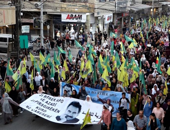 تظاهرة في قامشلو تنديداً بالعزلة المفروضة على القائد عبد الله أوجلان