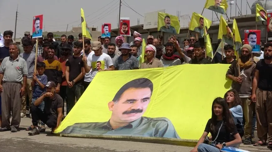 "القائد هو الأمل في إحداث تغيير في هذه المرحلة الحساسة"