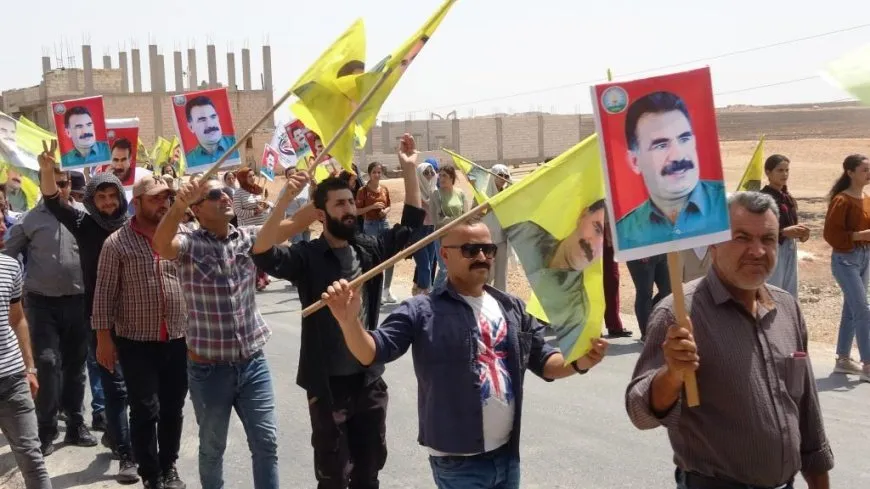 "القائد هو الأمل في إحداث تغيير في هذه المرحلة الحساسة"