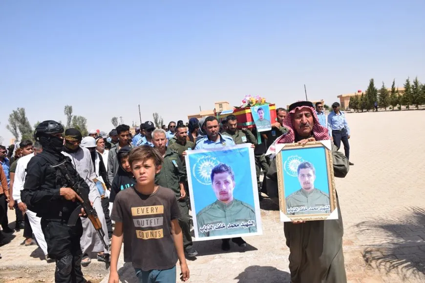 جثمان عضو لقوى الأمن الداخلي يوارى الثرى في الشدادي 