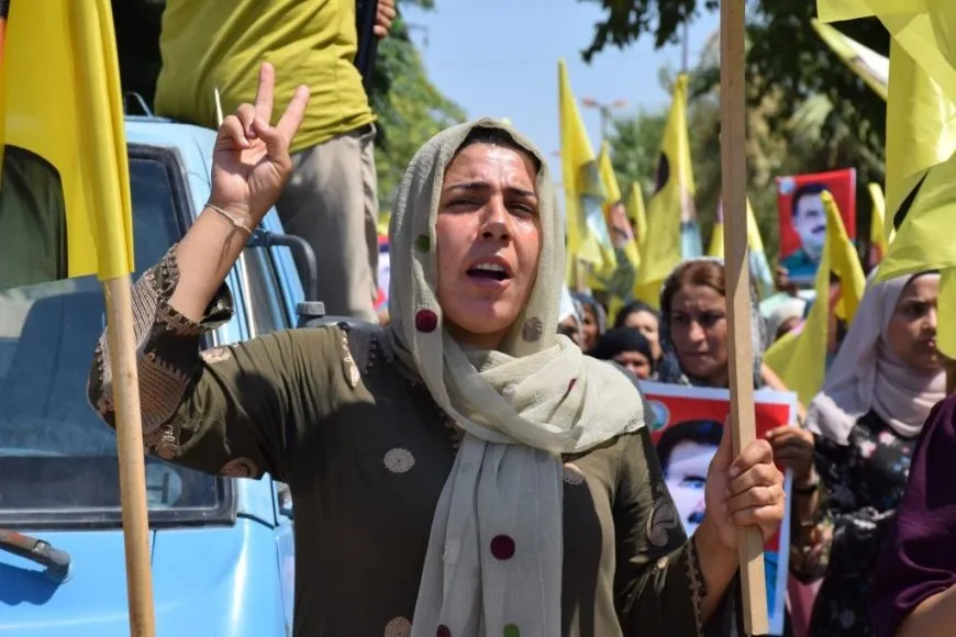 أهالي شيران يؤكدون إصرارهم على النضال حتى تحقيق حرية القائد 