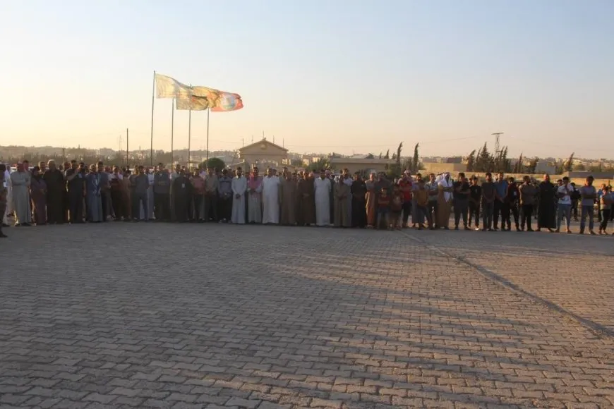 أهالي منبج في تشييع 3شهداء : نقف وقفة عز لنؤكد بأننا بوحدتنا وتكاتفنا سنحمي أرضنا
