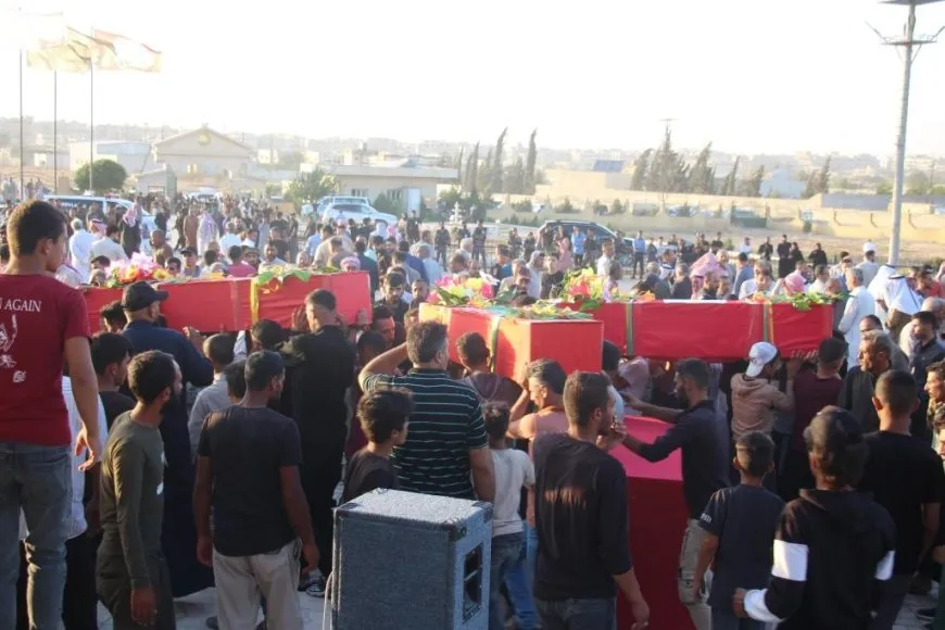 أهالي منبج في تشييع 3شهداء : نقف وقفة عز لنؤكد بأننا بوحدتنا وتكاتفنا سنحمي أرضنا