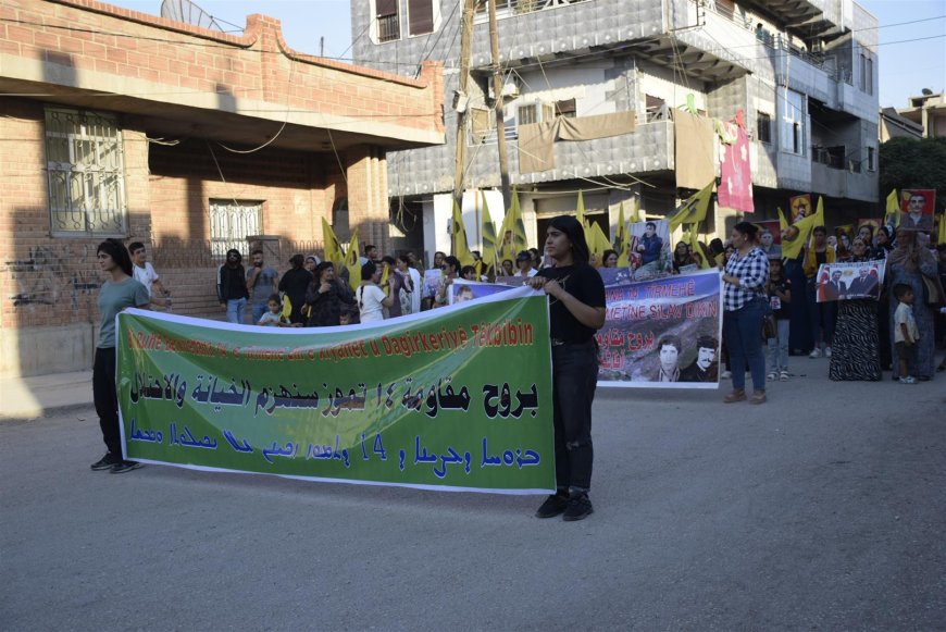 أهالي مدينة الدرباسية يتظاهرون ضد الخيانة والاحتلال