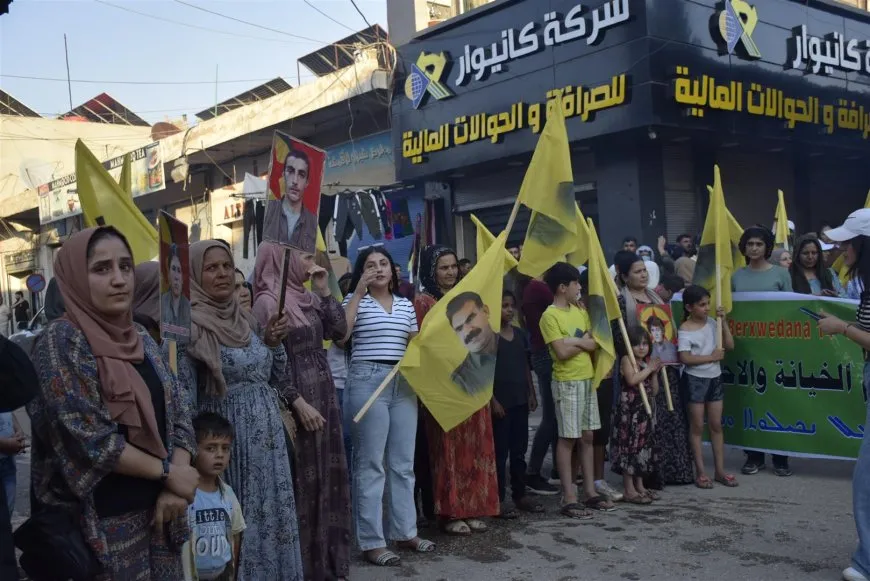 أهالي مدينة الدرباسية يتظاهرون ضد الخيانة والاحتلال