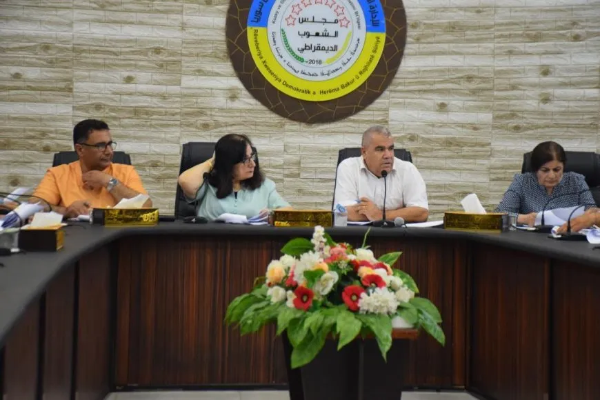 مجلس الشعوب الديمقراطي يصادق على قانون الكهرباء وتعديل صفة مكتب الطاقة
