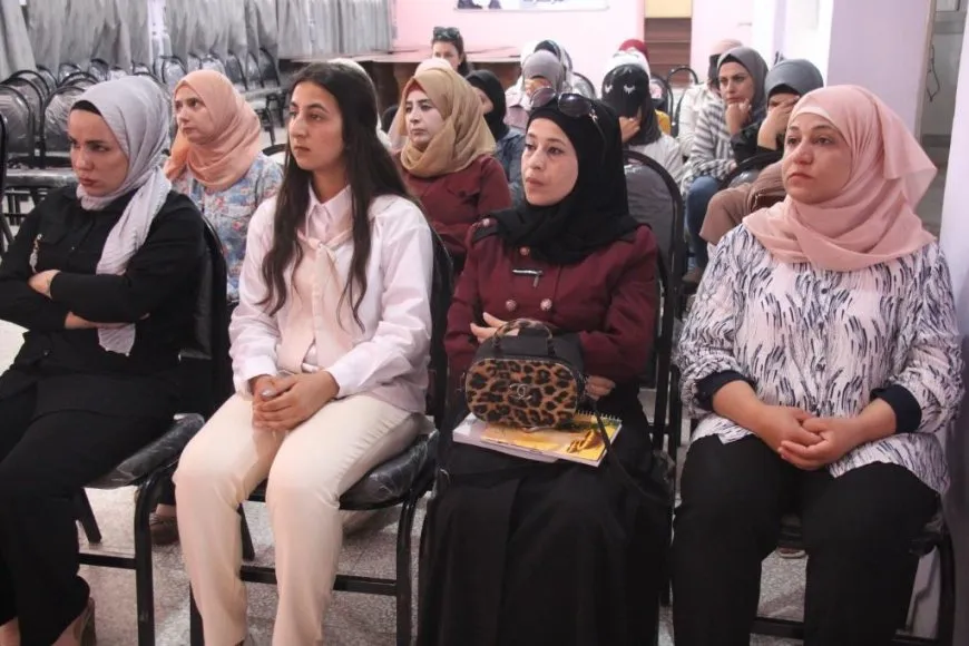 ندوة حوارية في مقاطعة منبج حول سبل تمكين المرأة
