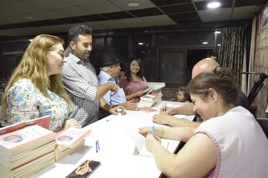 حفل توقيع ديوان شعر للشاعر والصحفي كمال نجم في قامشلو
