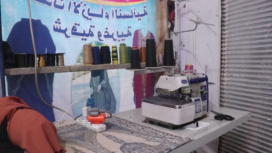 ورش صغيرة مصدر رزق العديد من النساء