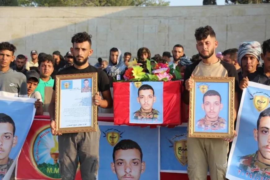 أهالي منبج يشيعون جثمان مقاتل من قوات مجلس منبج العسكري