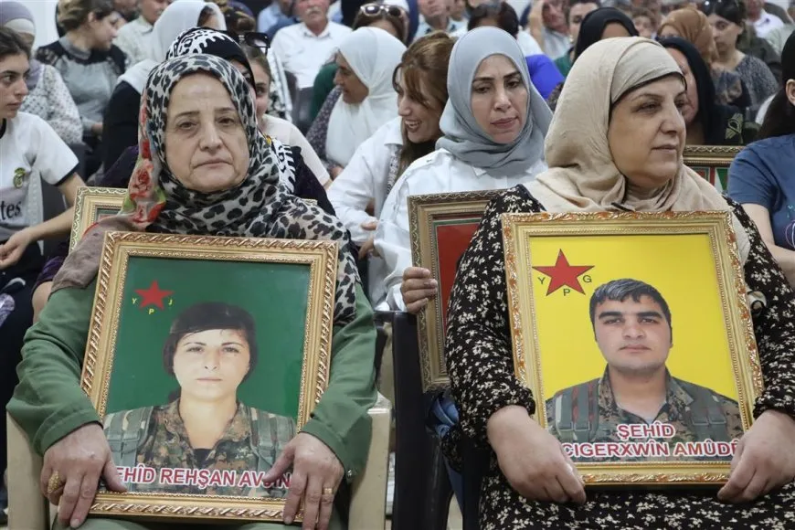 ​​​​ بشعار "الشهداء خالدون" استذكر أهالي عامودا كوكبة من الشهداء