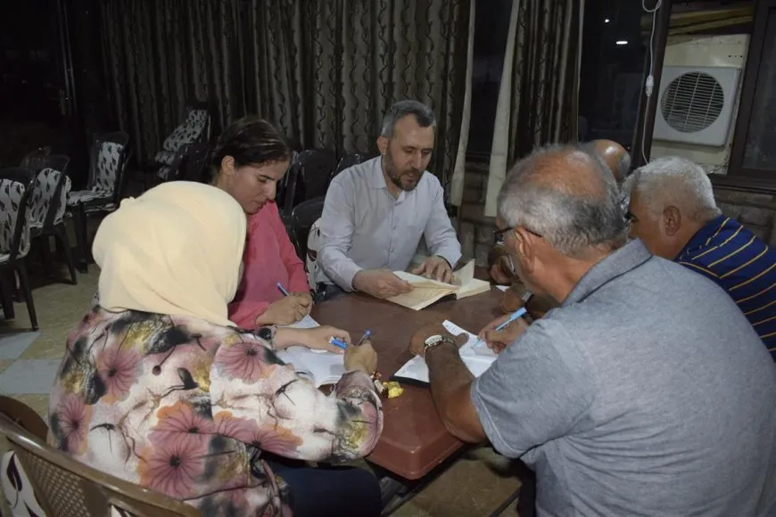 "كتب القائد آبو تمنحنا القوة والفكر"